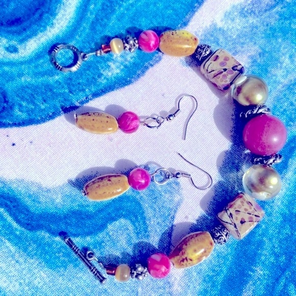 Handmade Beaded Bracelet & Earring Set- Beautiful Colors-Gently Used Condition - Picture 11 of 16